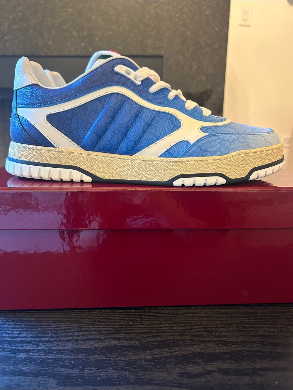 Gucci Reweb Blue and White Low-Top Sneakers with Red-Green Web - Picture 4 of 5